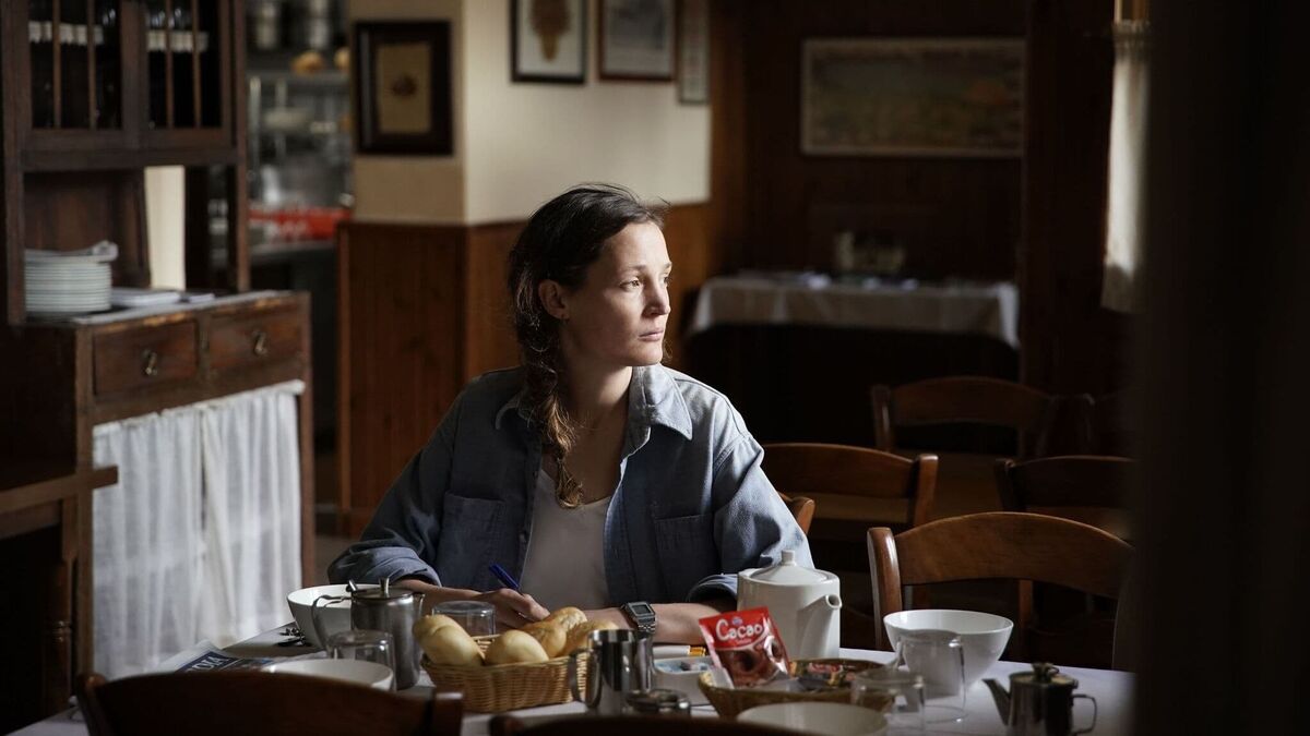 ‎Hold Me Tight (2021) directed by Mathieu Amalric • Reviews, film